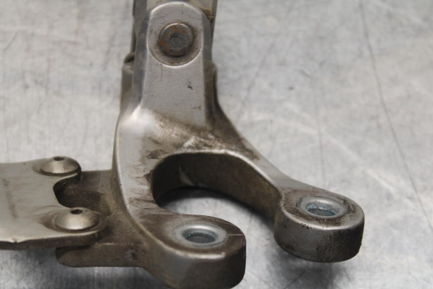 2011 Suzuki GSXR600 LEFT REARSET REAR SET DRIVER FOOT PEG REST STOP BB605