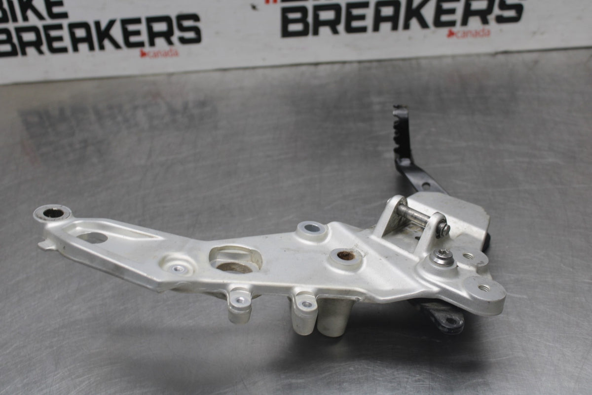 19 BMW F750GS RIGHT REARSET REAR SET DRIVER FOOT PEG REST STOP BB938