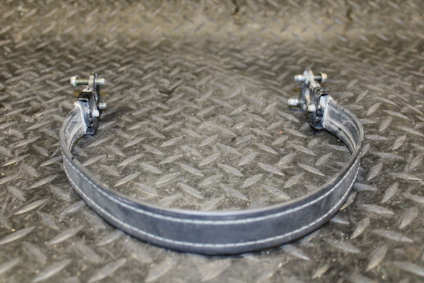 03-08 KAWASAKI VULCAN 1600 REAR BACK PASSENGER SEAT STRAP  BB193