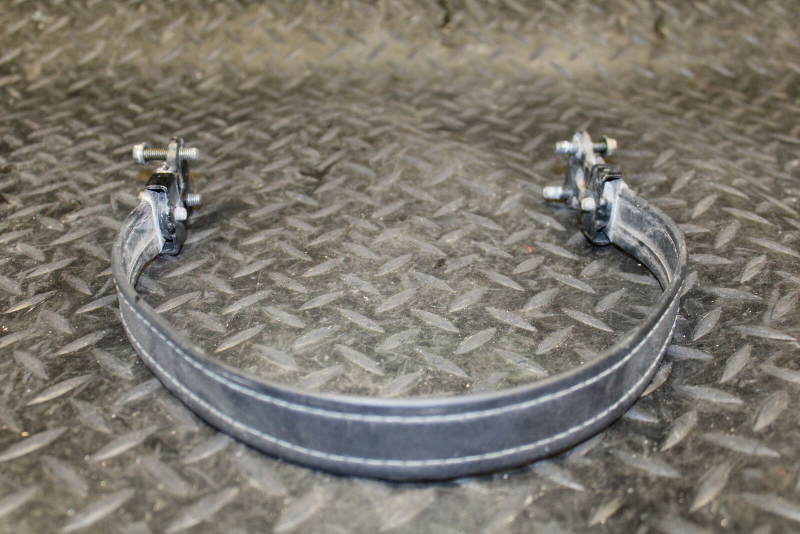 03-08 KAWASAKI VULCAN 1600 REAR BACK PASSENGER SEAT STRAP  BB193