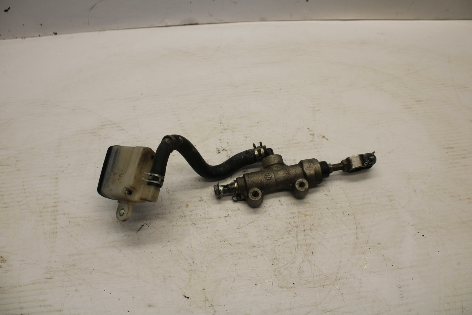06-07 SUZUKI GSXR600 REAR BACK BRAKE MASTER CYLINDER W RESERVOIR BB275