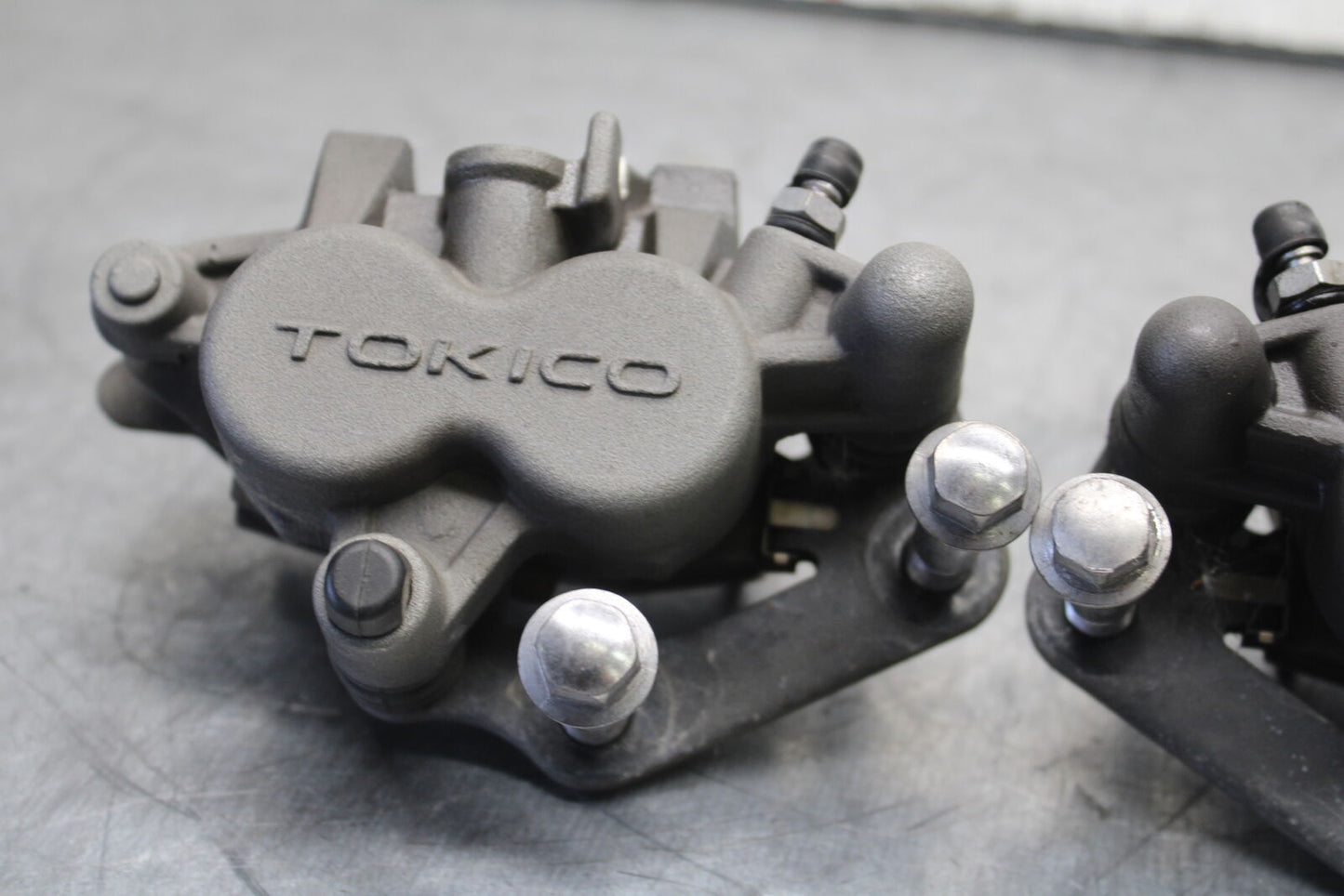 12-17 KAWASAKI ER-6N Z650 RIGHT LEFT FRONT BRAKE CALIPER SET PAIR CALIPERS BB709