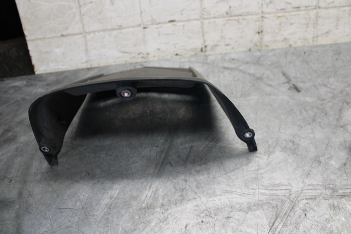 2009 Yamaha YZF R6 REAR BACK WHEEL TIRE HUGGER FENDER 2C0-21650-00-00 BB532
