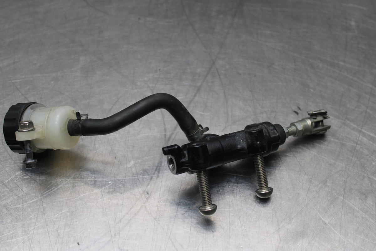 14 TRIUMPH STREET TRIPLE ABS REAR BACK BRAKE MASTER CYLINDER W RESERVOIR BB808