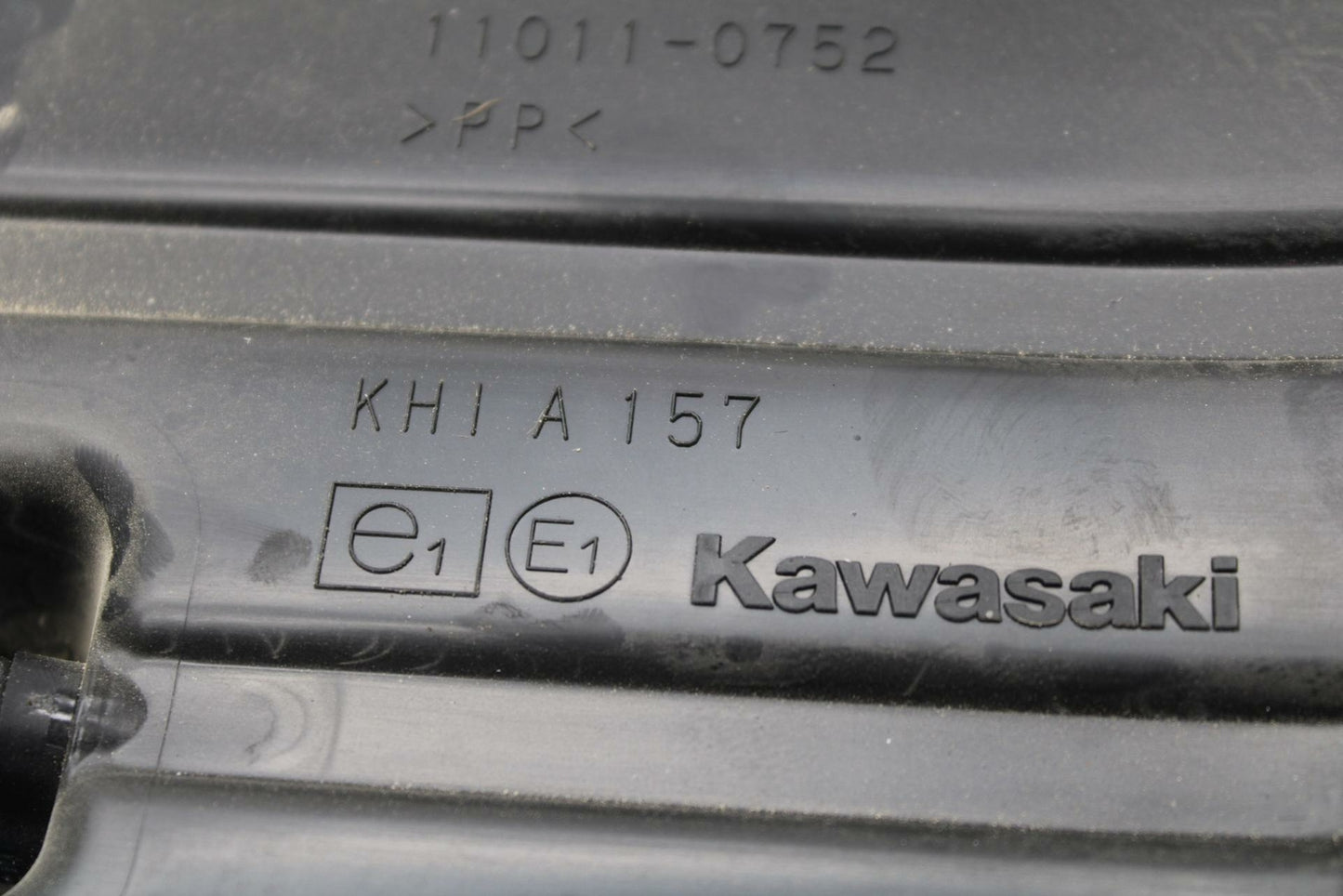 19-20 KAWASAKI NINJA ZX6R AIRBOX AIR INTAKE FILTER BOX BB419