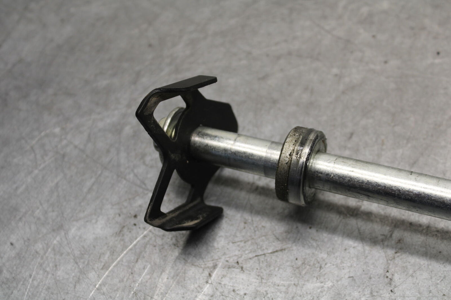 18-23 KAWASAKI NINJA 400 REAR AXLE BACK WHEEL RIM PIVOT BOLT AXEL BB660