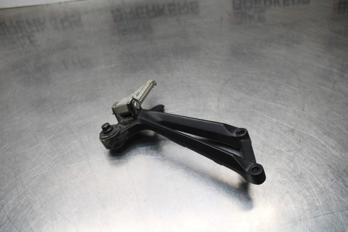 17-18 YAMAHA YZF R3 RIGHT REAR BACK PASSENGER PEG BB813