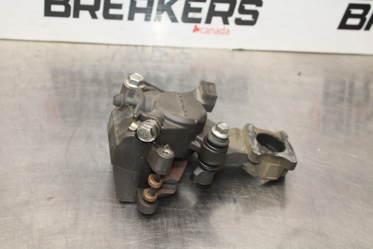 08-10 SUZUKI GSXR 600 REAR BACK BRAKE CALIPER W MOUNT BRACKET BB835