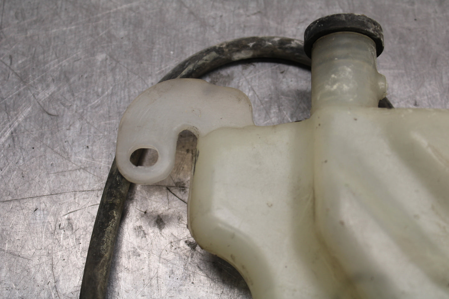 03 SUZUKI SV650S COOLANT WATER TANK RESERVOIR BOTTLE BB130