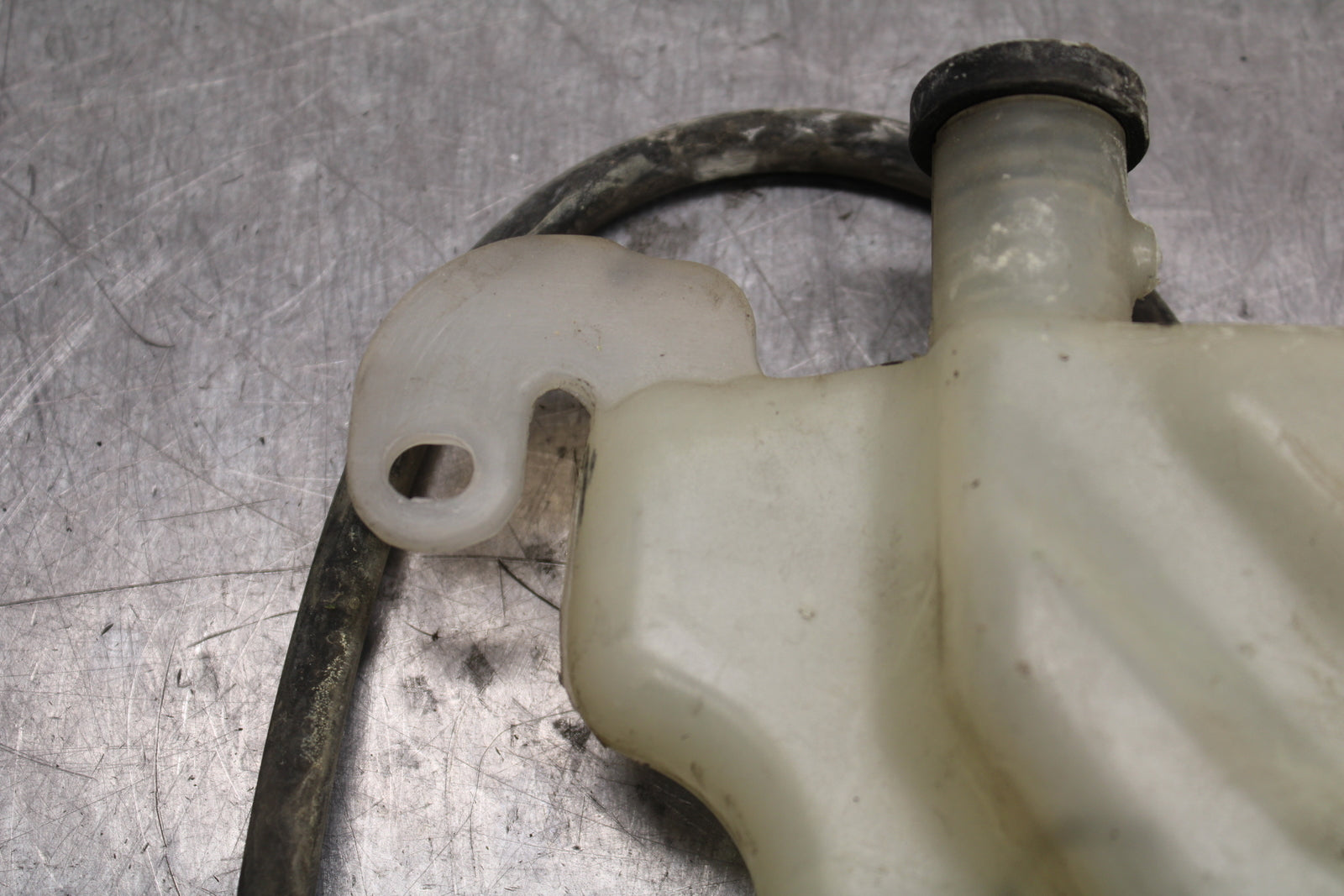 03 SUZUKI SV650S COOLANT WATER TANK RESERVOIR BOTTLE BB130