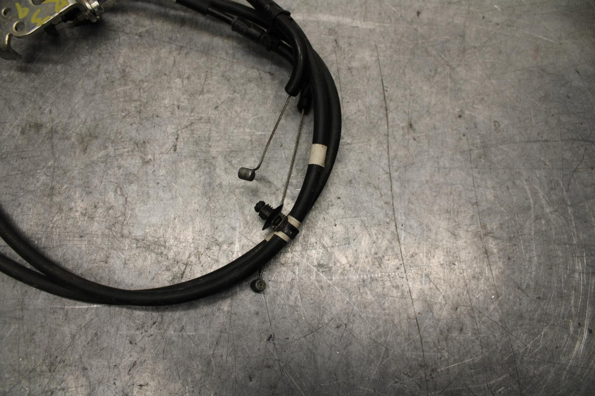 19 YAMAHA YZF R3 THROTTLE CABLES LINES BB56