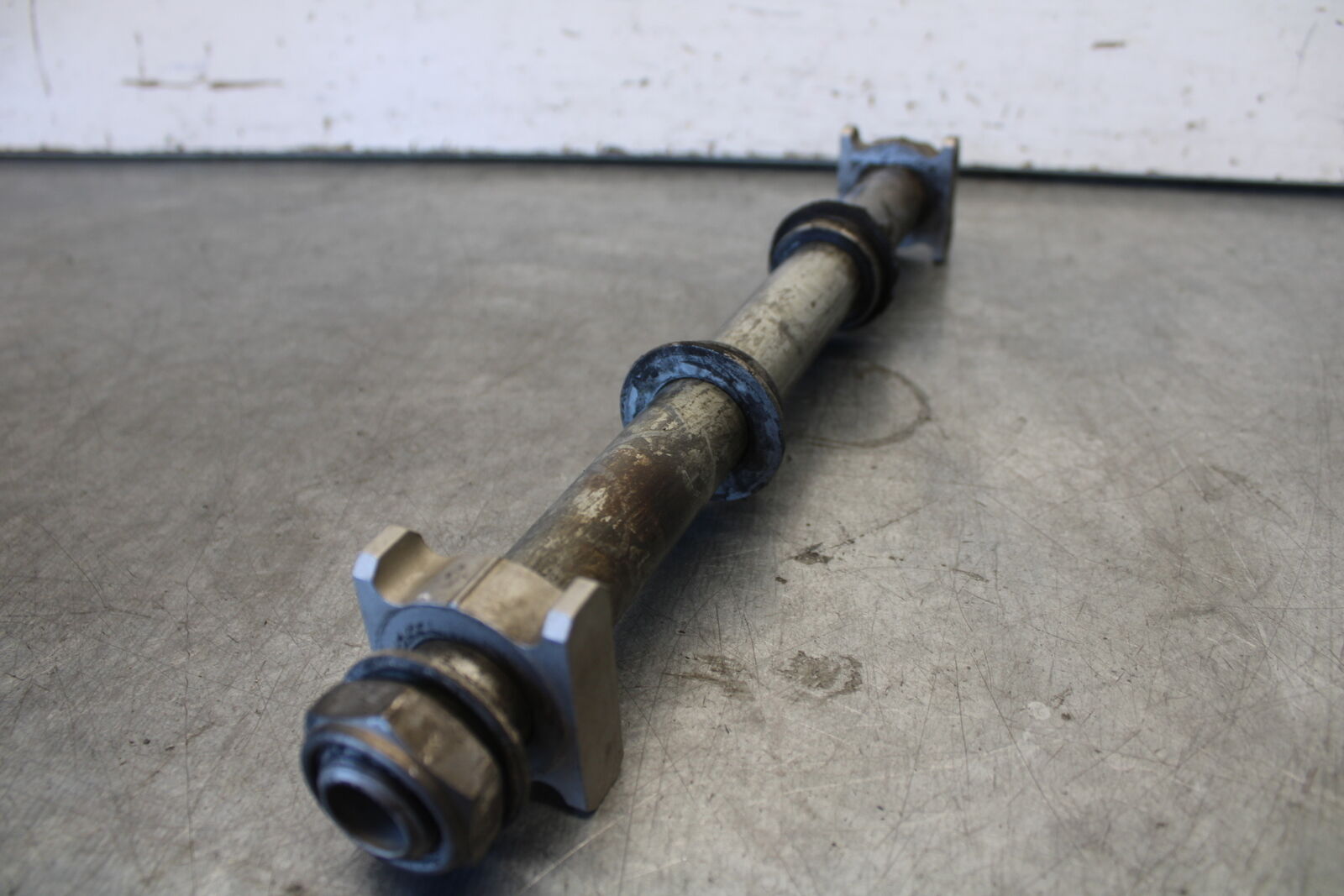 07-12 HONDA CBR600RR REAR AXLE BACK WHEEL RIM PIVOT BOLT AXEL BB672