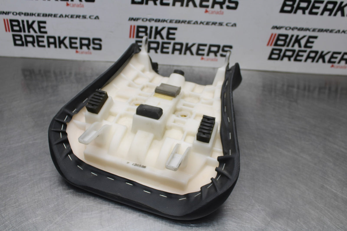 08 SUZUKI SV650 FRONT DRIVERS SEAT PAD SADDLE PILLION BB846