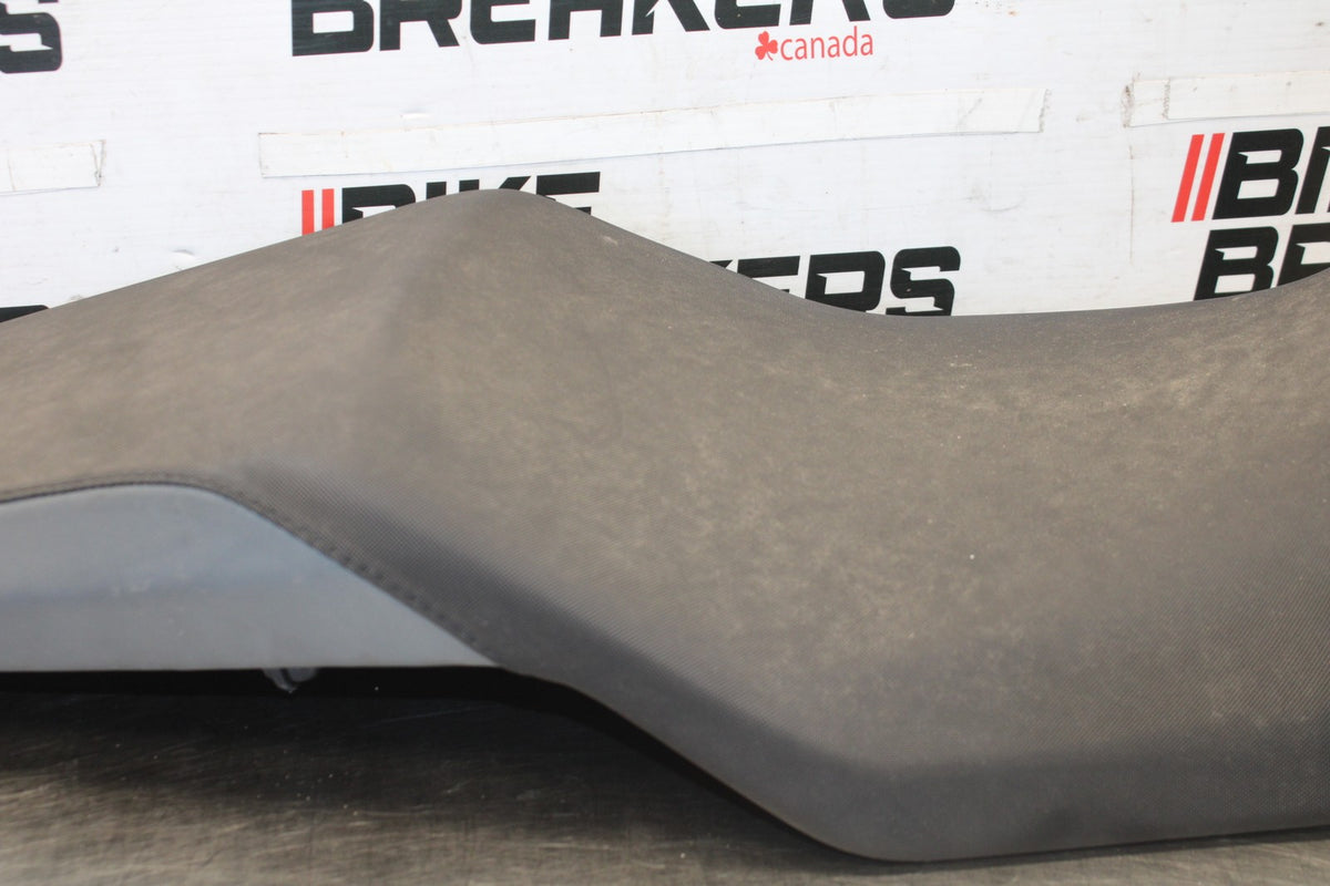 19 BMW F750GS FRONT REAR SEAT SADDLE BB938
