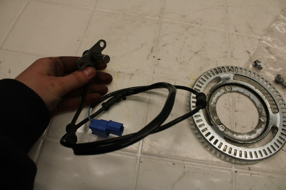 15-16 HONDA CB300F FRONT ABS BRAKE SENSOR RING BB05