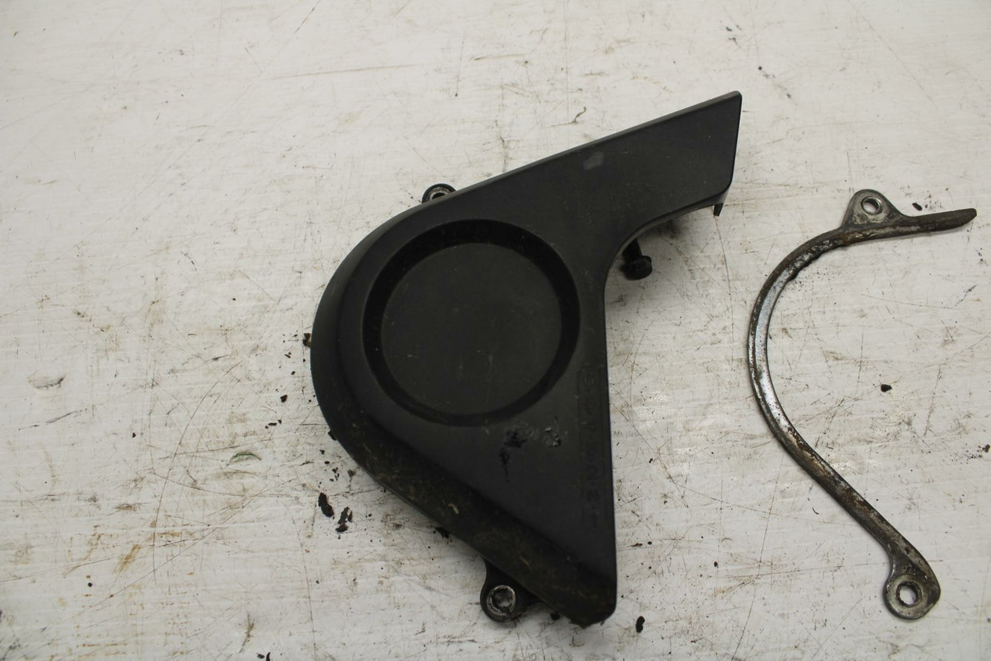 00-01 HONDA CBR929RR ENGINE SPROCKET COVER  BB265