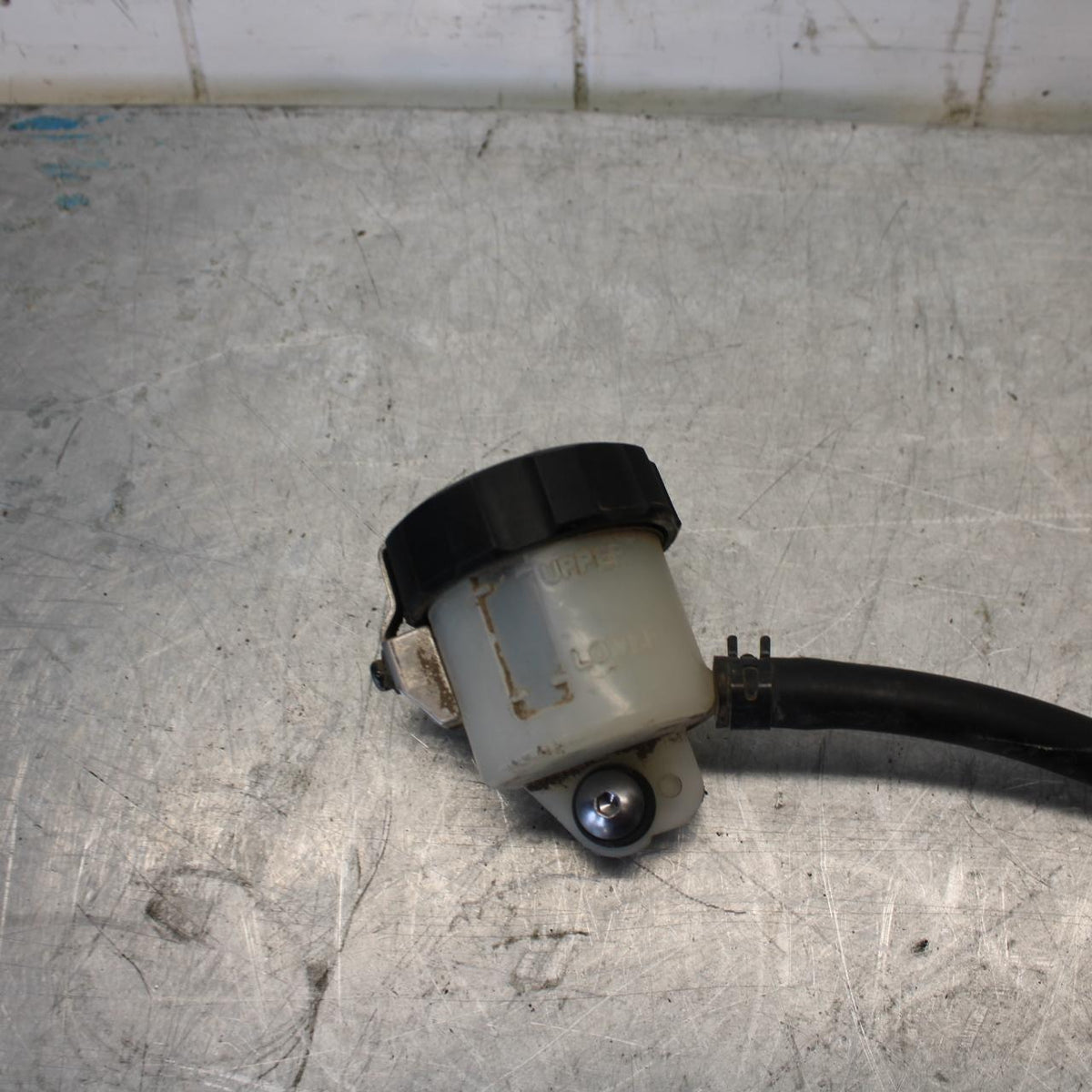 07-08 YAMAHA YZF R1 FRONT BRAKE MASTER FLUID RESERVOIR TANK BOTTLE BB439