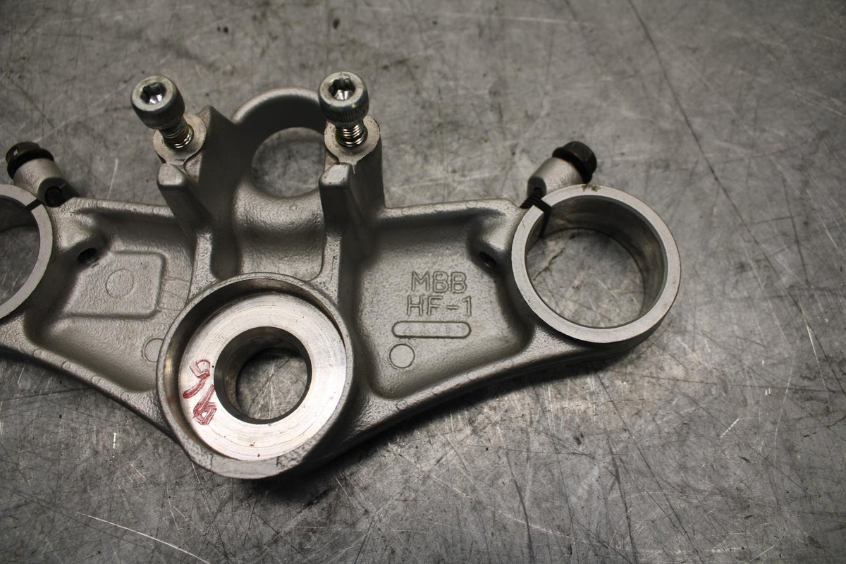 1999 Honda Super Hawk 1000 VTR1000F FORKS UPPER TRIPLE TREE CLAMP BB51