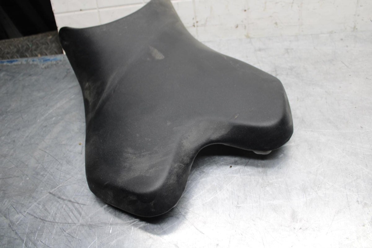 08-16 YAMAHA YZF R6 FRONT DRIVERS SEAT PAD SADDLE  BB465