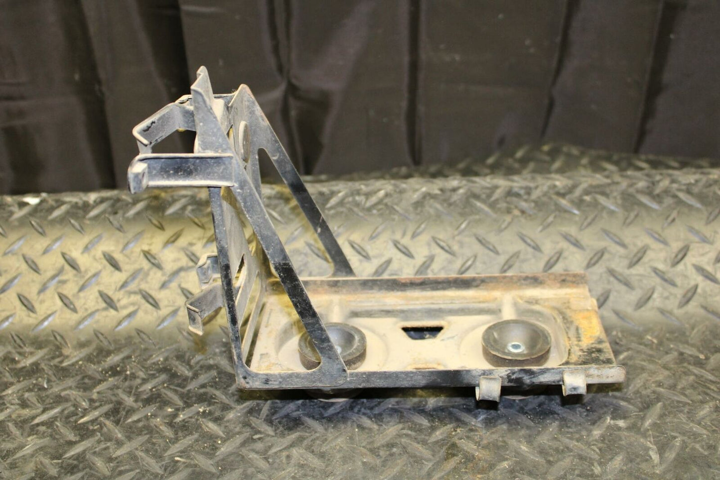 80-81 YAMAHA XS1100 SPECIAL BATTERY TRAY BOX HOLDER SET BB174