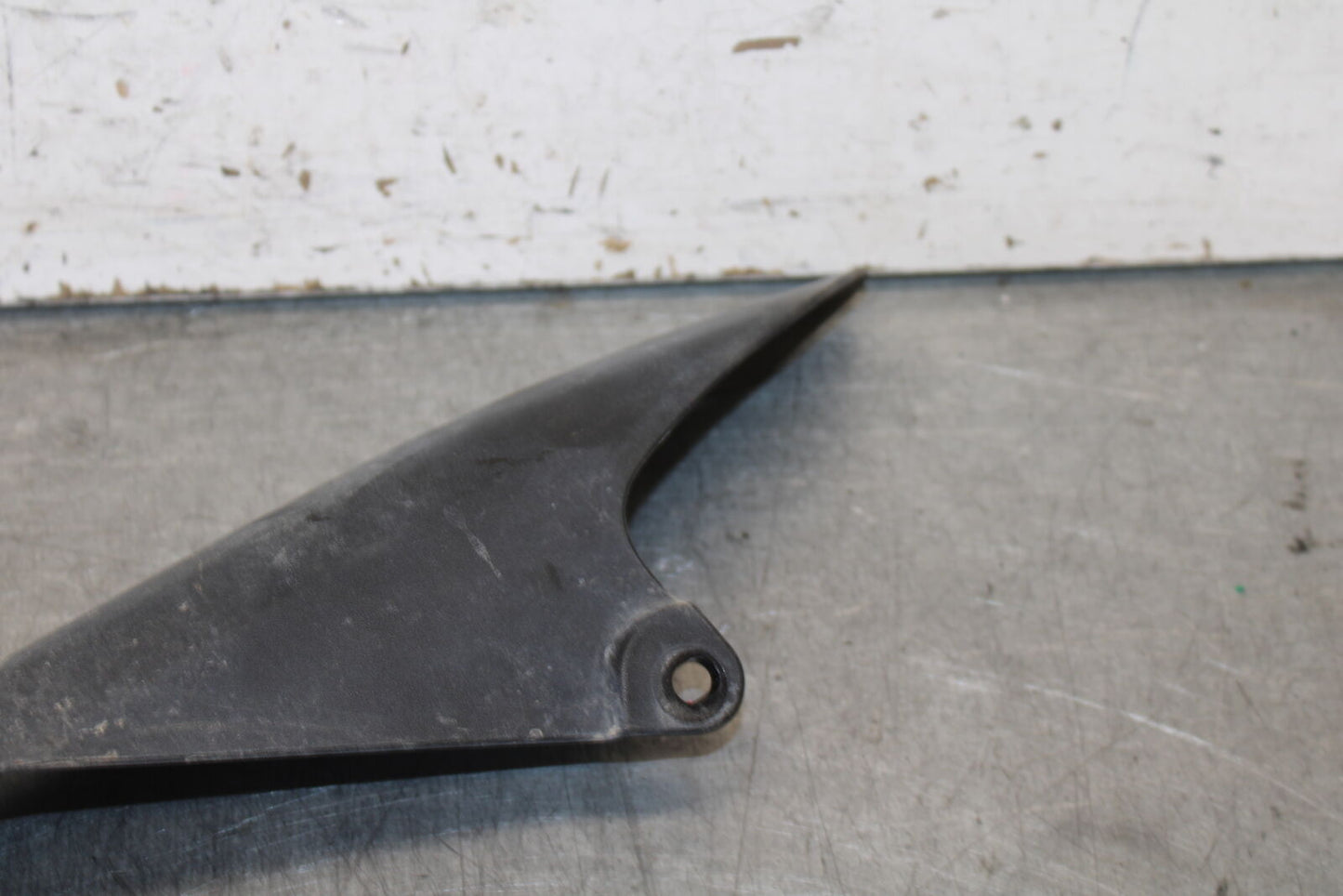 19-23 KAWASAKI NINJA ZX6R REAR BACK DRIVE CHAIN GUARD COVER SHIELD BB701