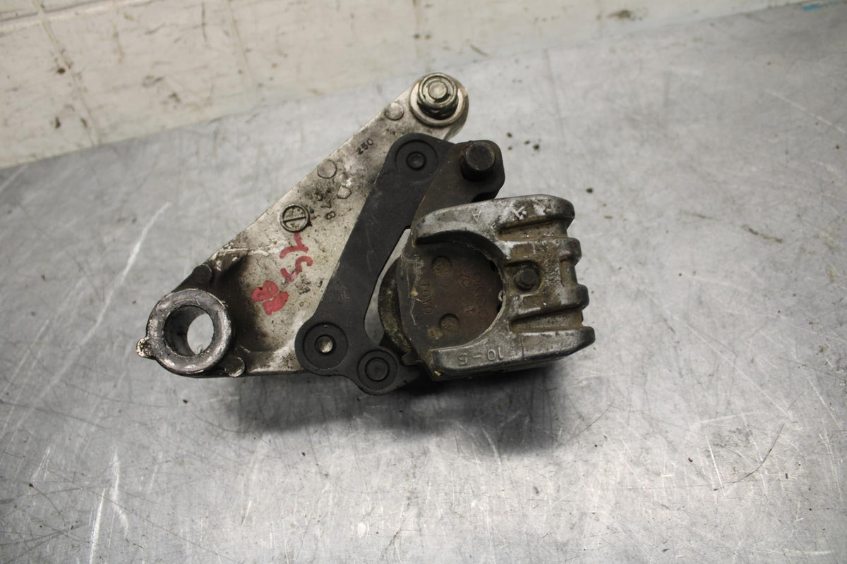 00-01 KAWASAKI ZZR600 REAR BACK BRAKE CALIPER W MOUNT BRACKET BB31