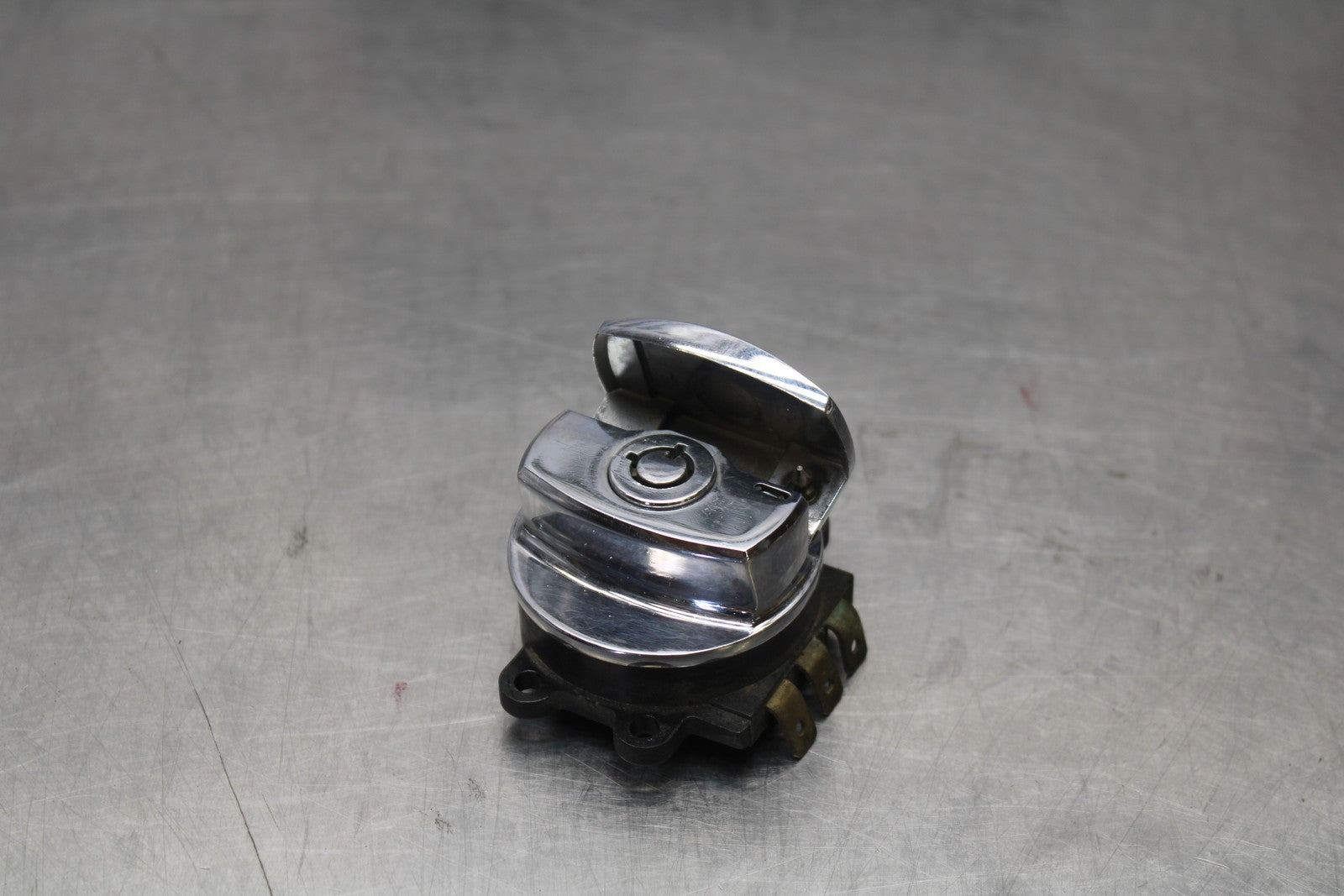 03-08 KAWASAKI VULCAN 1600 IGNITION LOCK KEY SET W/ GAS CAP BB196