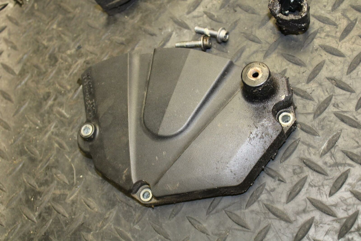 08-09 YAMAHA YZF R6S ENGINE SPROCKET COVER BB178