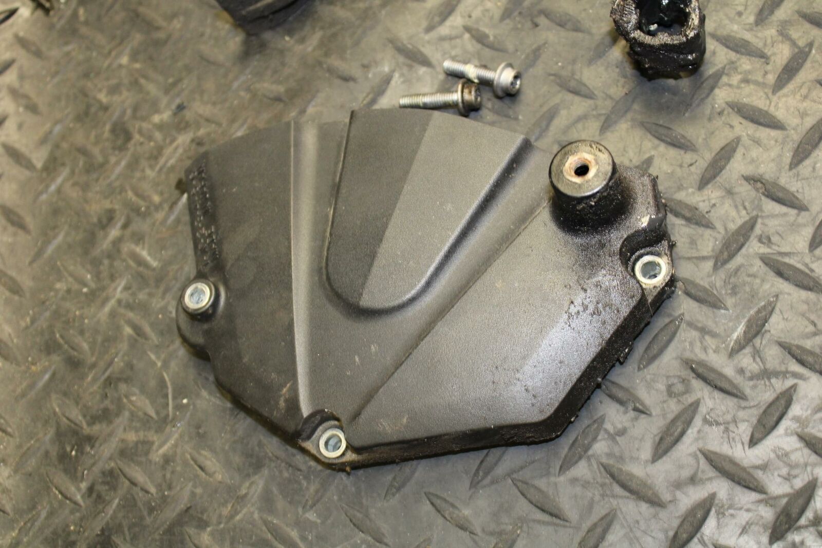 08-09 YAMAHA YZF R6S ENGINE SPROCKET COVER BB178