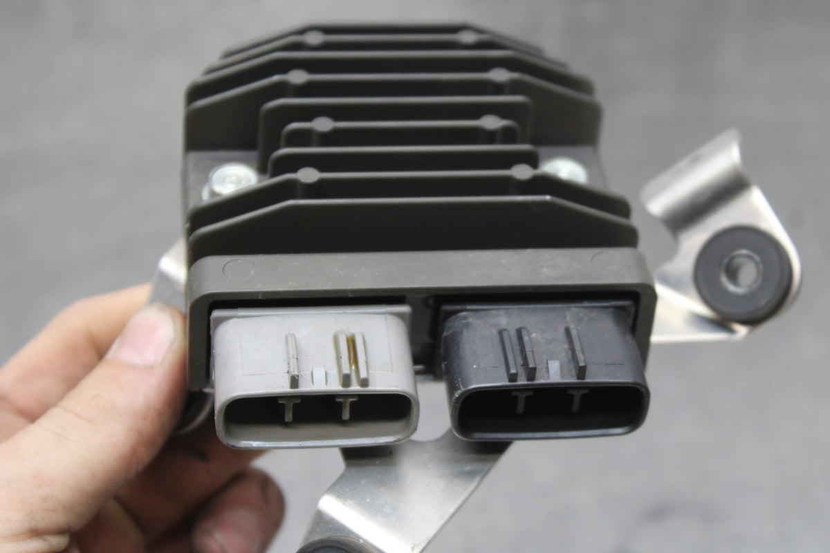 13-24 HONDA CBR600RR RECTIFIER VOLTAGE REGULATOR BB772
