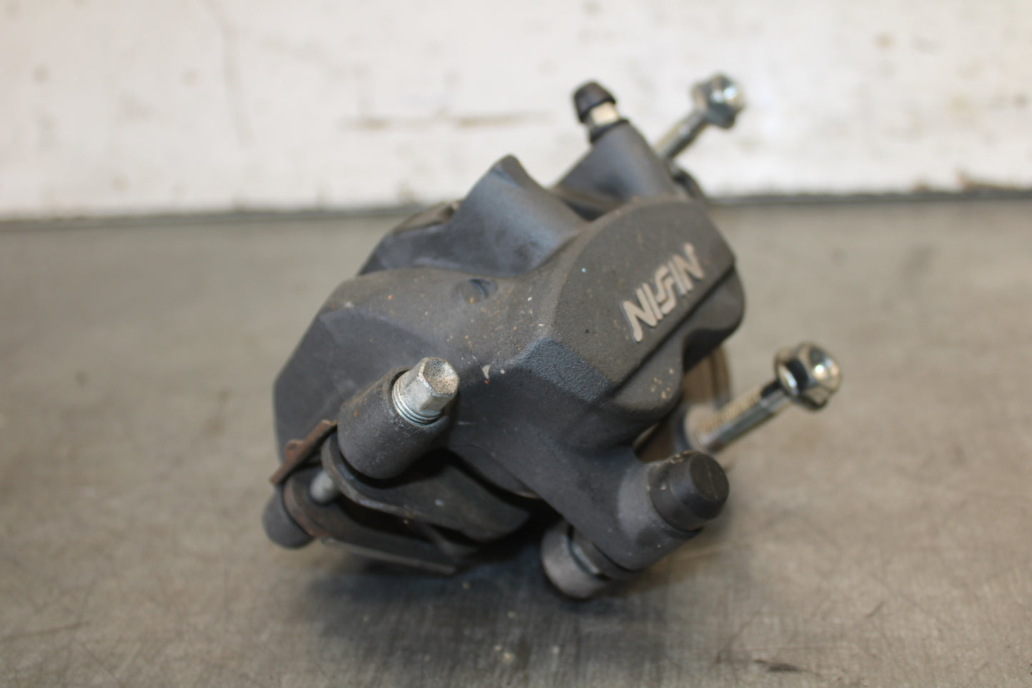 13-15 HONDA CBR500R RIGHT FRONT BRAKE CALIPER 45250-MGZ-J01 BB704
