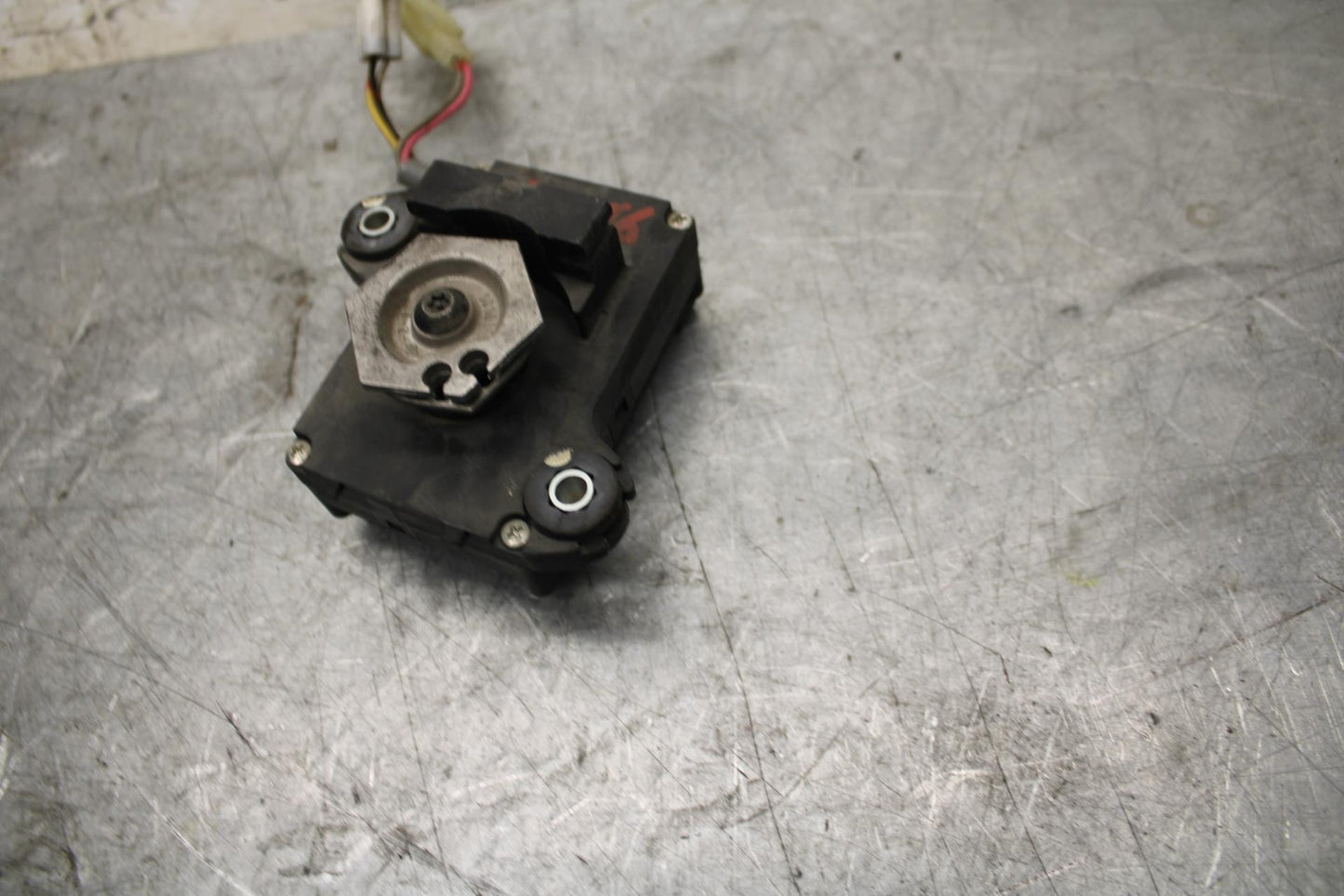 2009 Kawasaki Ninja ZX6R ZX600R EXHAUST VALVE SERVO MOTOR 21174-0005 BB44