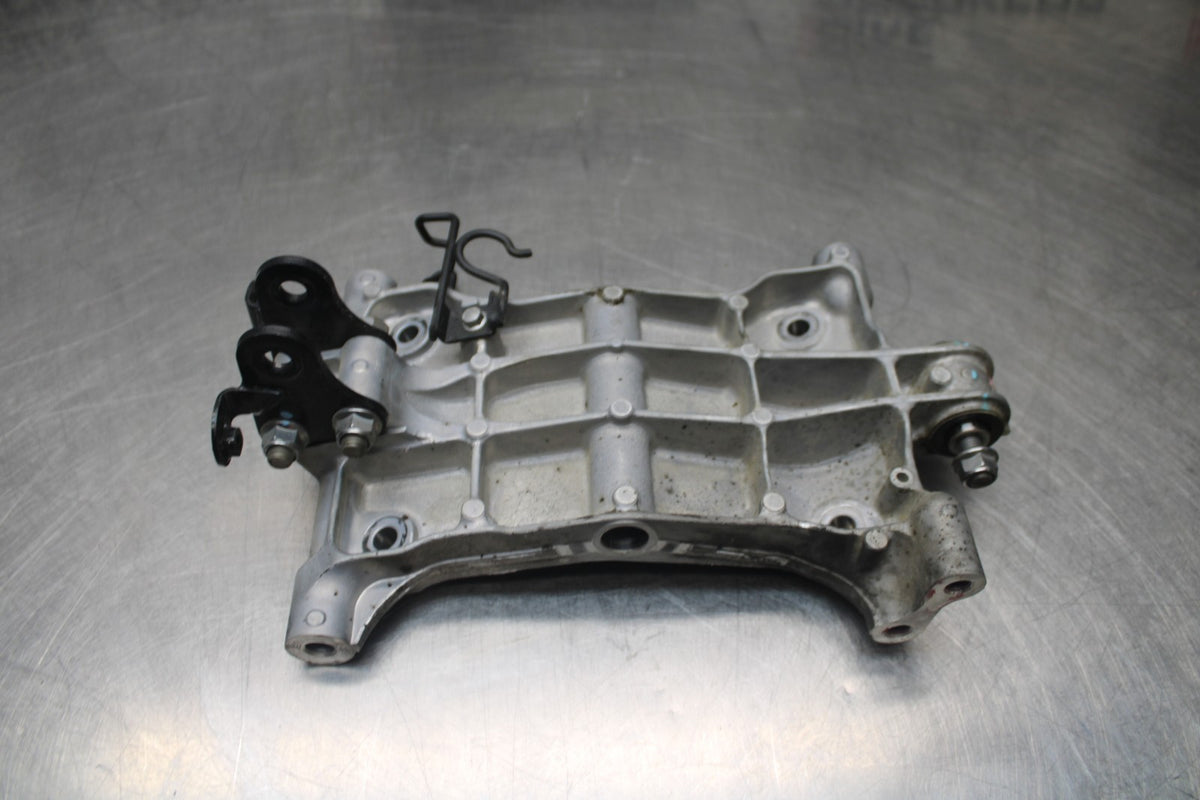 18-26 KAWASAKI Z400 ENGINE MOUNT MOTOR BRACKET BB852