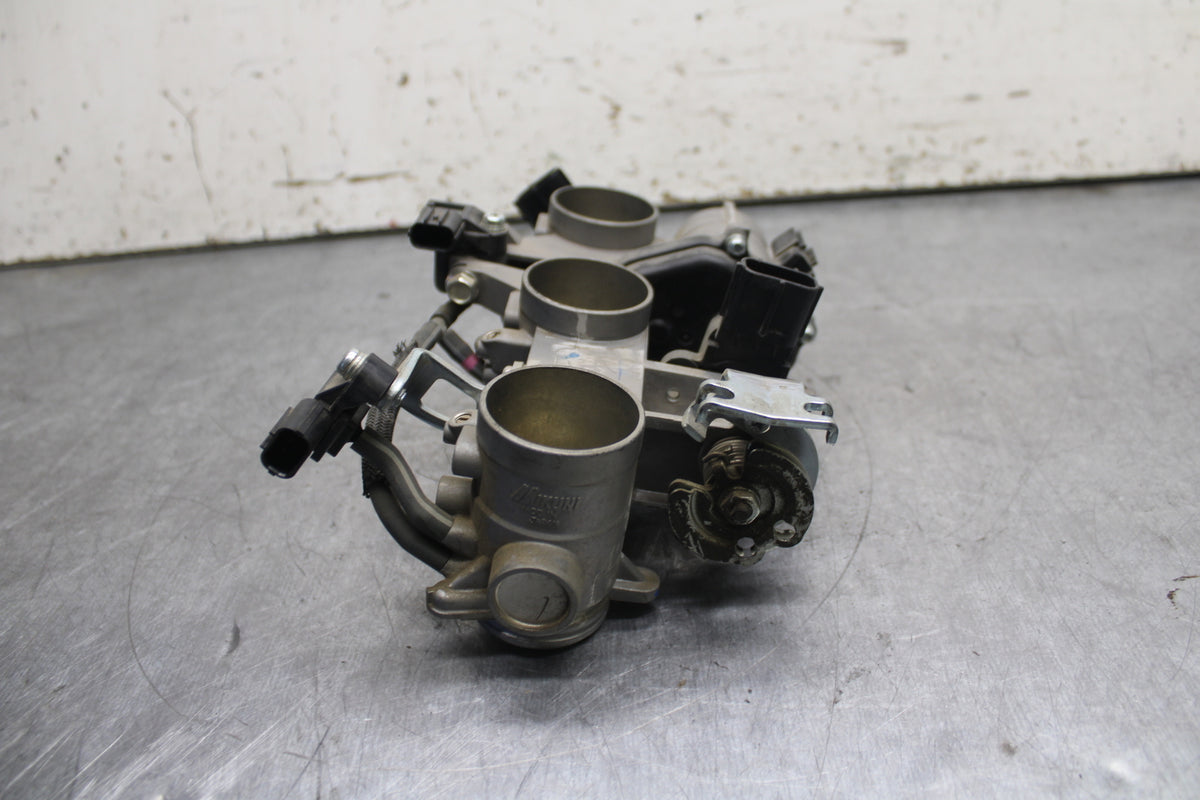 14-17 YAMAHA FZ09 MAIN FUEL INJECTORS / THROTTLE BODIES BB111