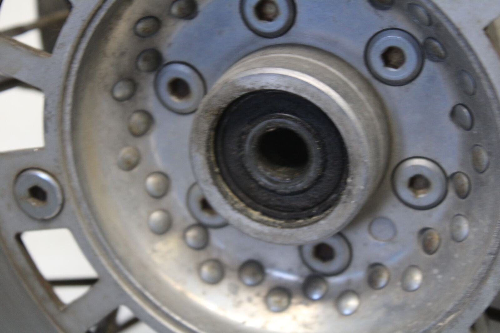 85-86 SUZUKI MADURA 1200 FRONT WEHHEL FRONT RIM  BB691