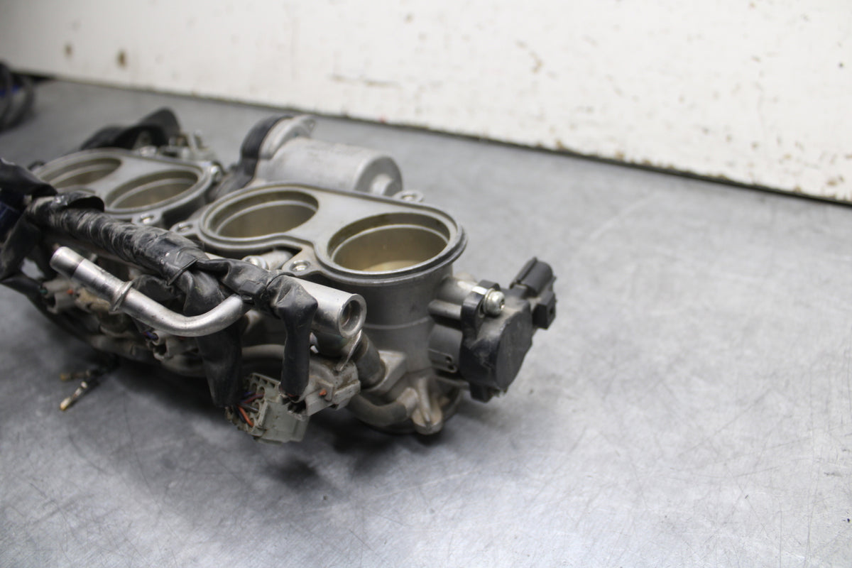 07-08 YAMAHA YZF R1 MAIN FUEL INJECTORS / THROTTLE BODIES BB724