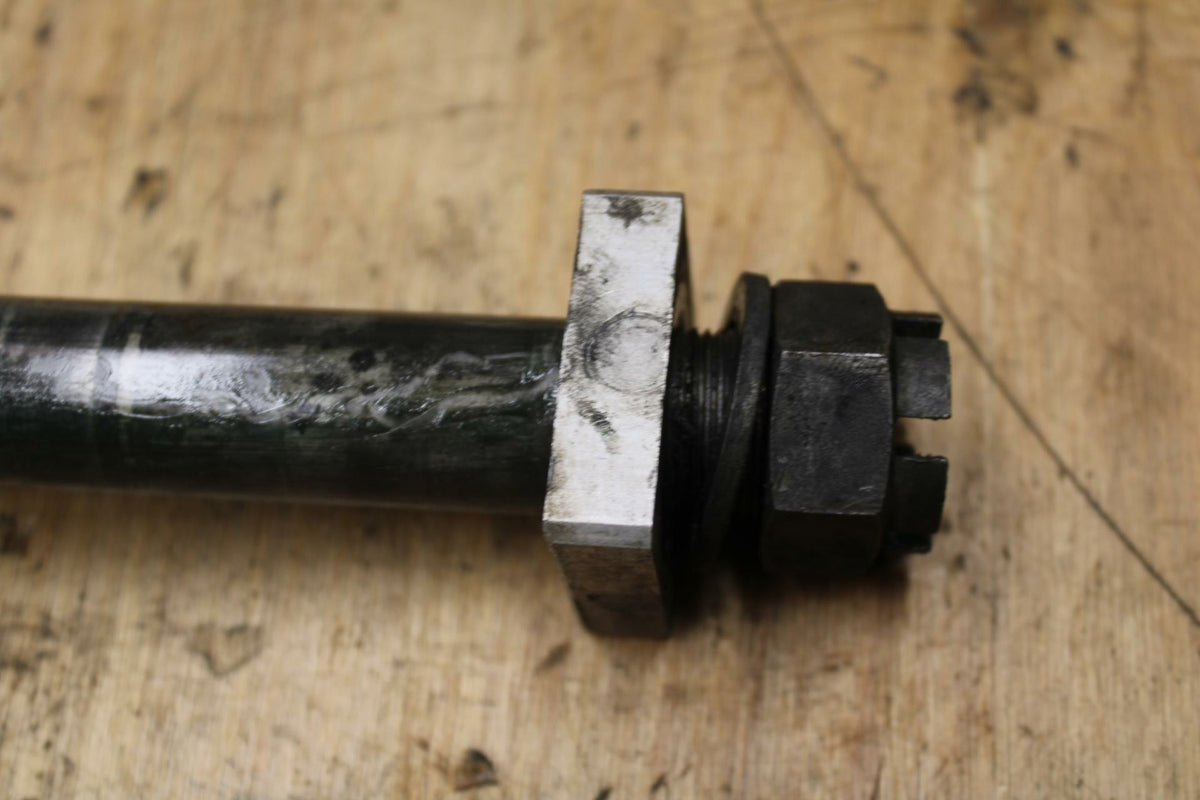 03-06 KAWASAKI Z1000 REAR AXLE BACK WHEEL RIM PIVOT BOLT AXEL BB319