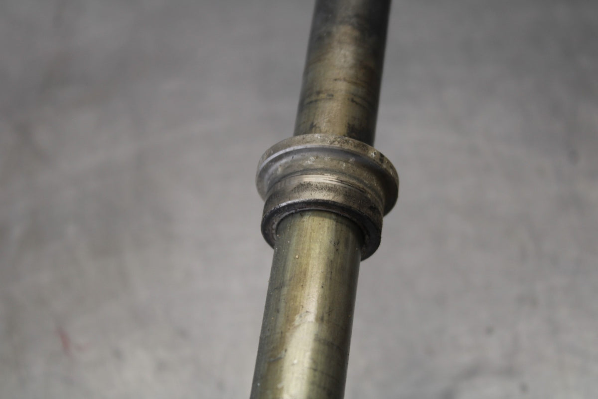 09 KAWASAKI CONCOURS 14 ZG1400B REAR AXLE BACK WHEEL RIM PIVOT BOLT AXEL BB875