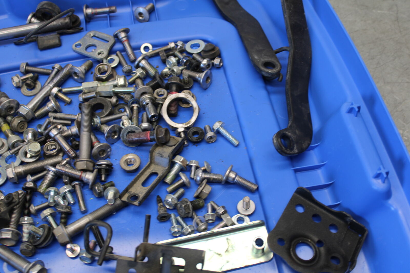 19-22 KAWASAKI Z400 ENGINE MOUNTING BOLTS HARDWARE MOTOR SCREWS BB708