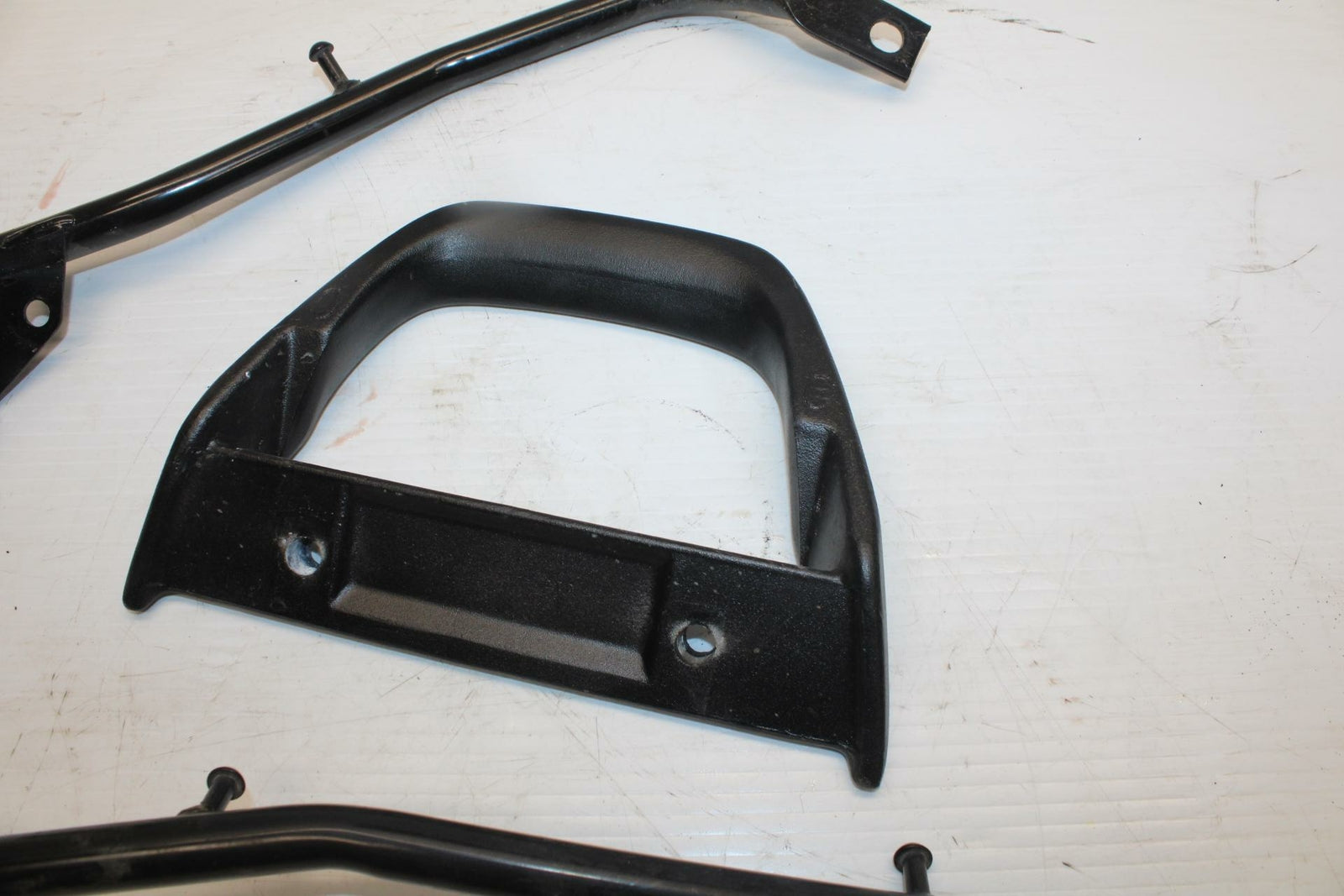 04-09 SUZUKI GS500F PASSENGER REAR SEAT GRAB BAR HANDLE SET BB278