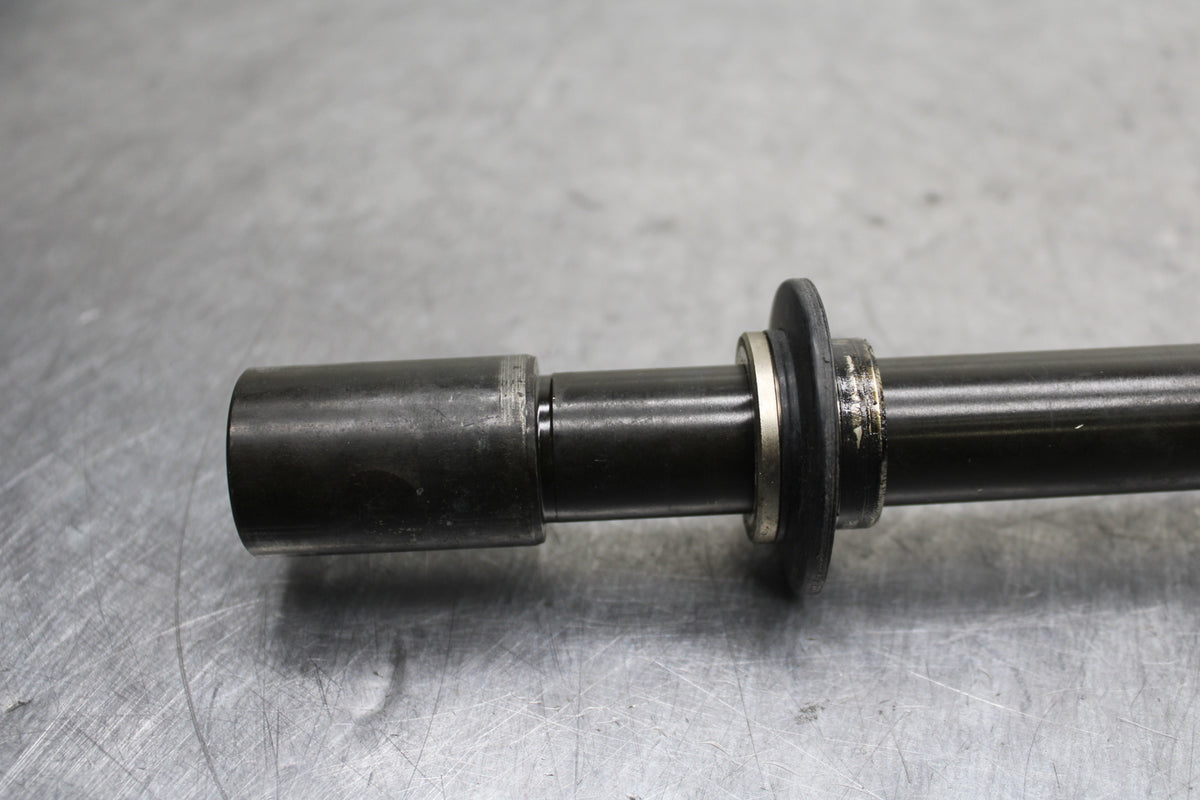 05 YAMAHA YZF R6  FRONT WHEEL RIM AXLE PIVOT BOLT BB132