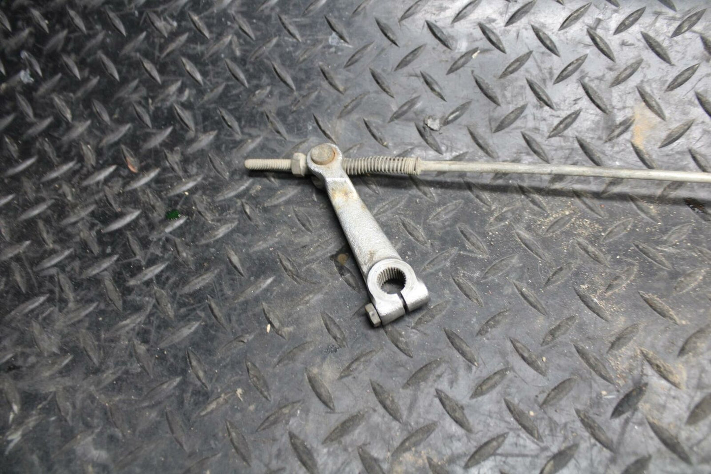 84-85 YAMAHA VIRAGO 1000 REAR BACK BRAKE  ROD SHAFT BAR 