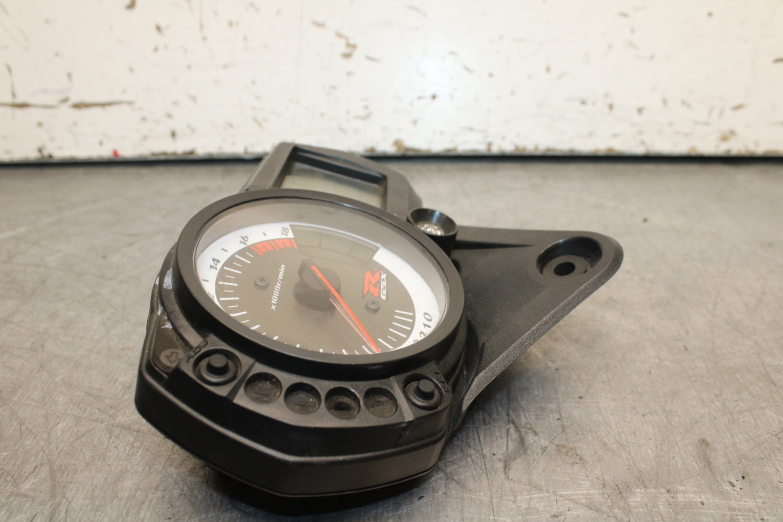 06-07 SUZUKI GSXR 600 SPEEDO TACH GAUGES CLUSTER SPEEDOMETER TACHOMETER BB243