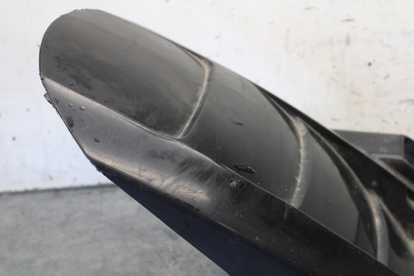 03-04 KAWASAKI NINJA ZX6RR REAR BACK WHEEL TIRE HUGGER FENDER BB684