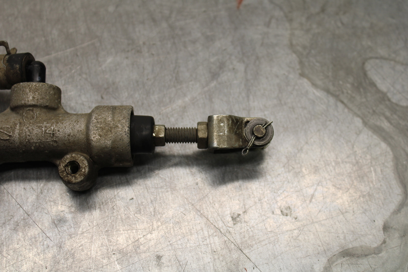 08-10 SUZUKI GSXR 600 REAR BACK BRAKE MASTER CYLINDER W RESERVOIR BB132