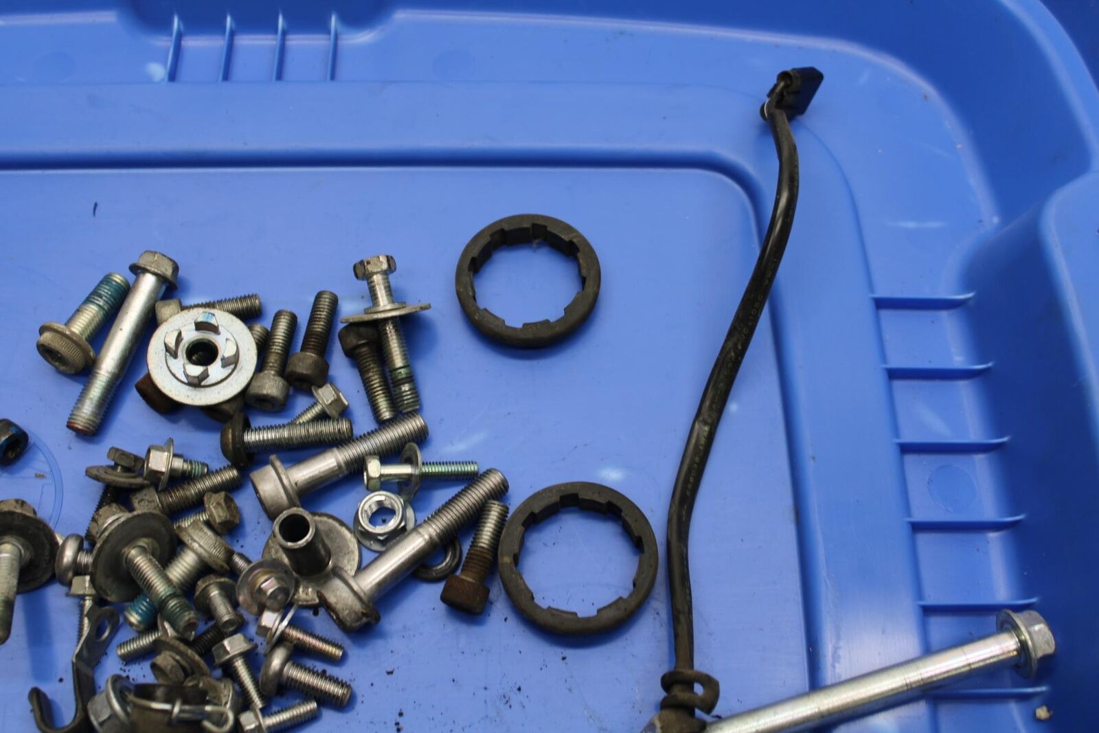 2008 Suzuki GSXR600 MISCELLANEOUS BOLTS HARDWARE MOTOR SCREWS BB593