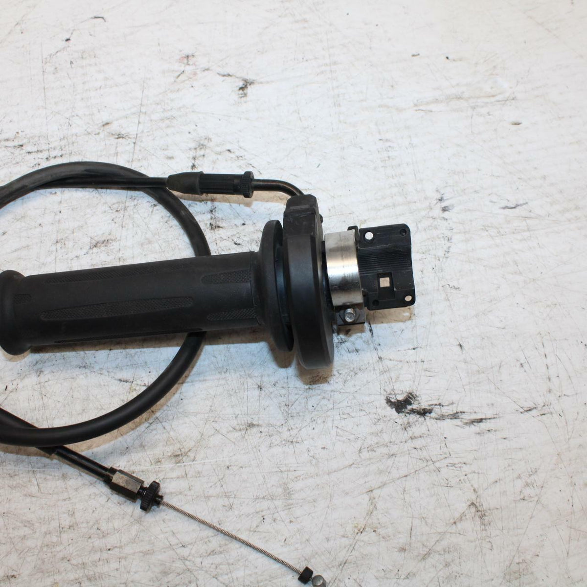 06-12 BMW F800ST THROTTLE CABLE LINE HOUSING GUIDE BB291