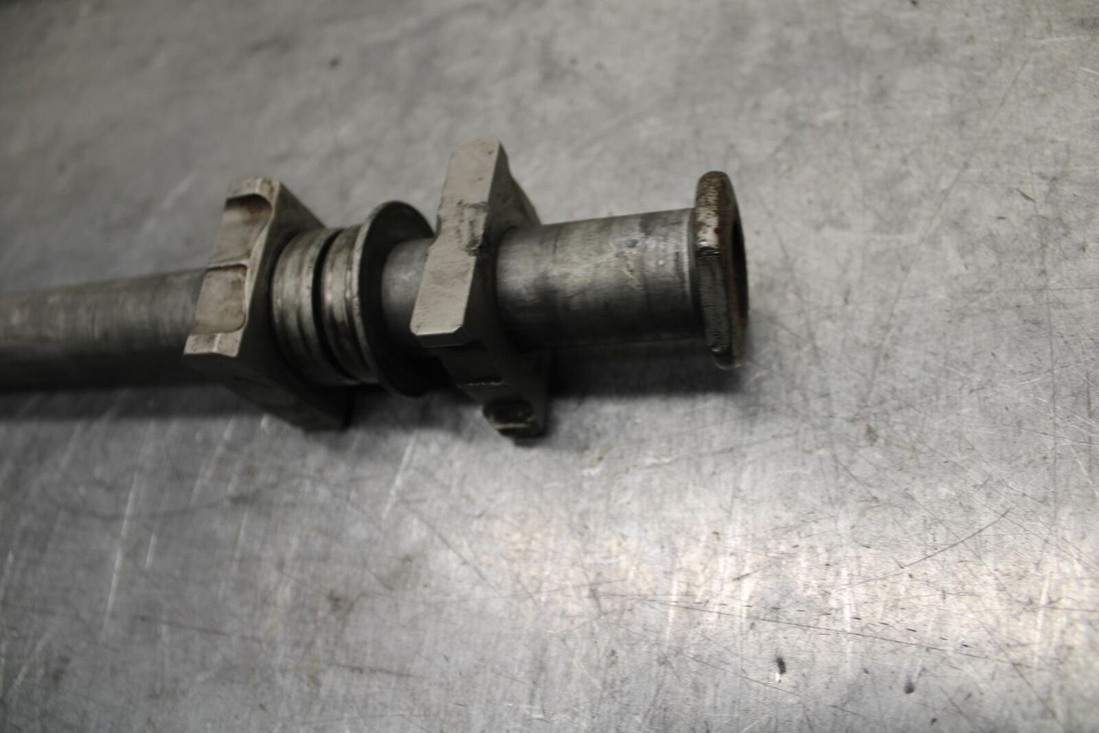 06-07 HONDA CBR1000RR REAR AXLE WHEEL RIM PIVOT BOLT AXEL 42301-MEL-000 BB99