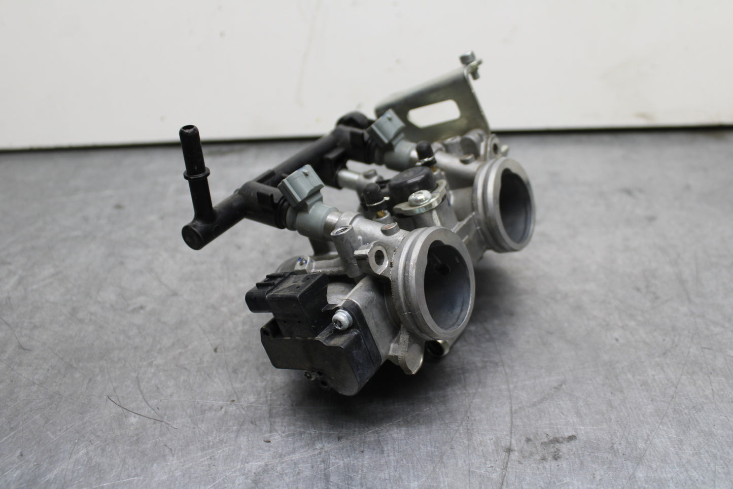 19-21 YAMAHA YZF R3 MAIN FUEL INJECTORS / THROTTLE BODIES BB121