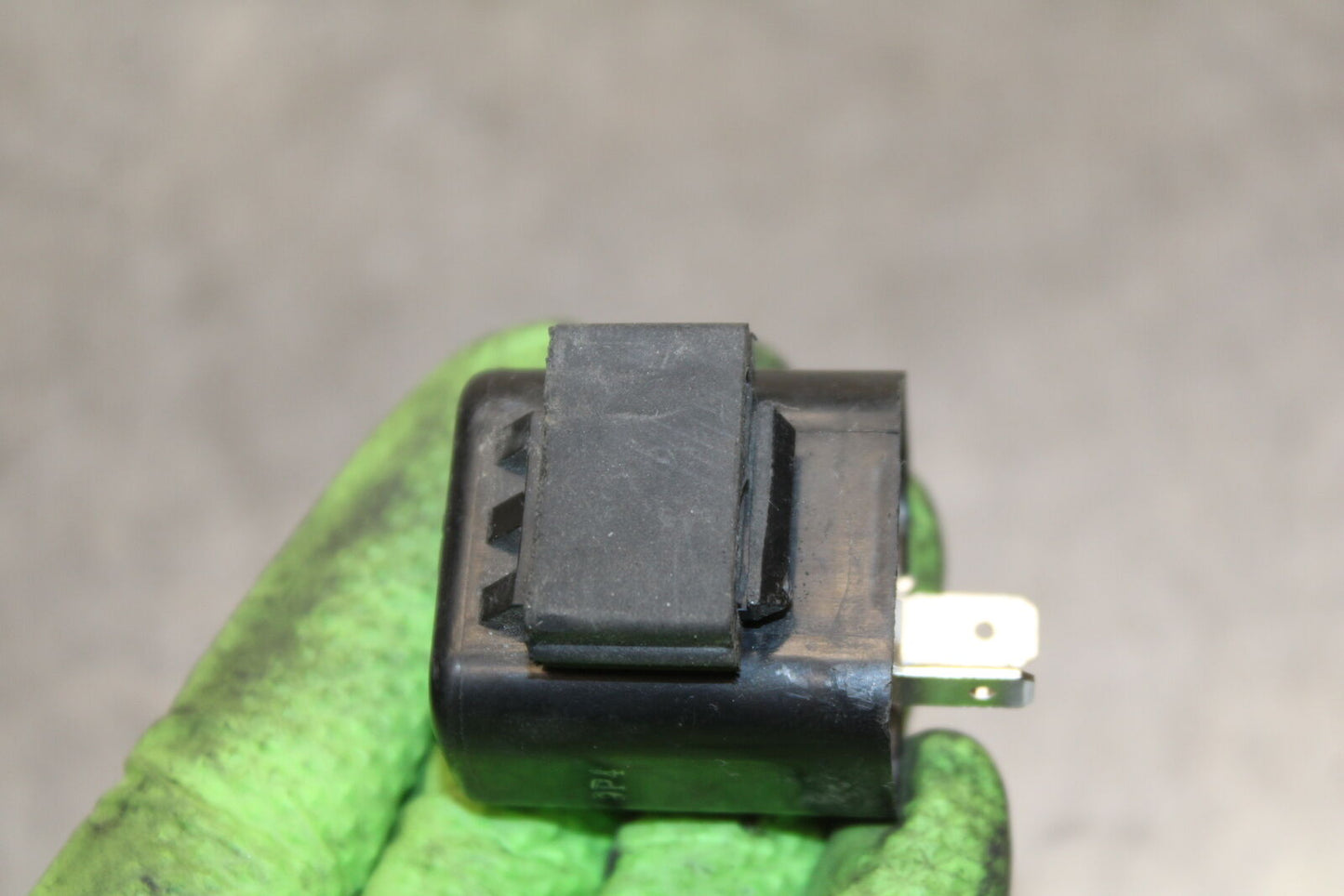 12-13 KAWASAKI Z1000 TURN SIGNAL BLINKER RELAY FLASHER SWITCH BB743